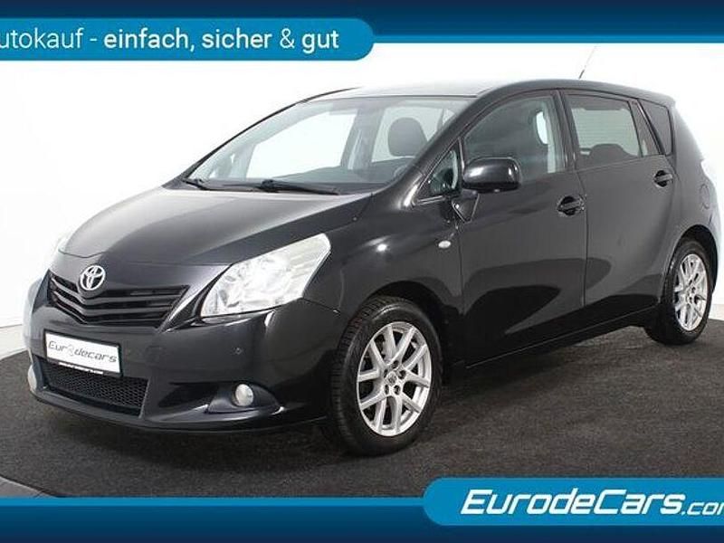 Gebraucht Toyota Verso Travel 147 PS (108 kW) 2012 Schwarz Van / Kleinbus