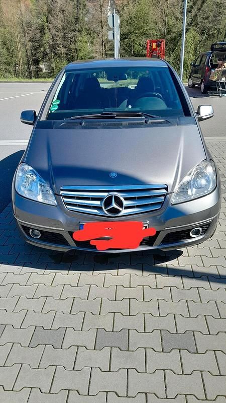 Gebraucht Mercedes A160 95 PS (69 kW) 2011 Grau Kleinwagen