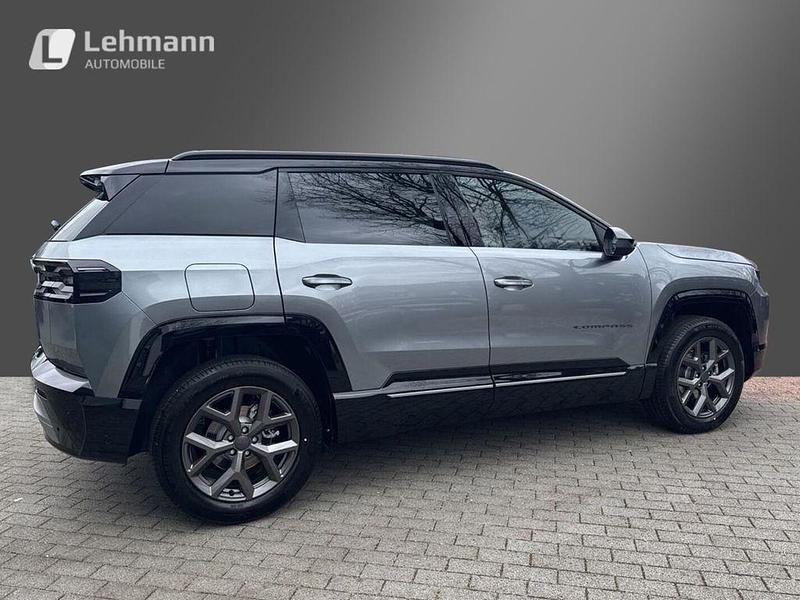 Neu Jeep Compass 145 PS (106 kW) 2026 Vulcano black SUV