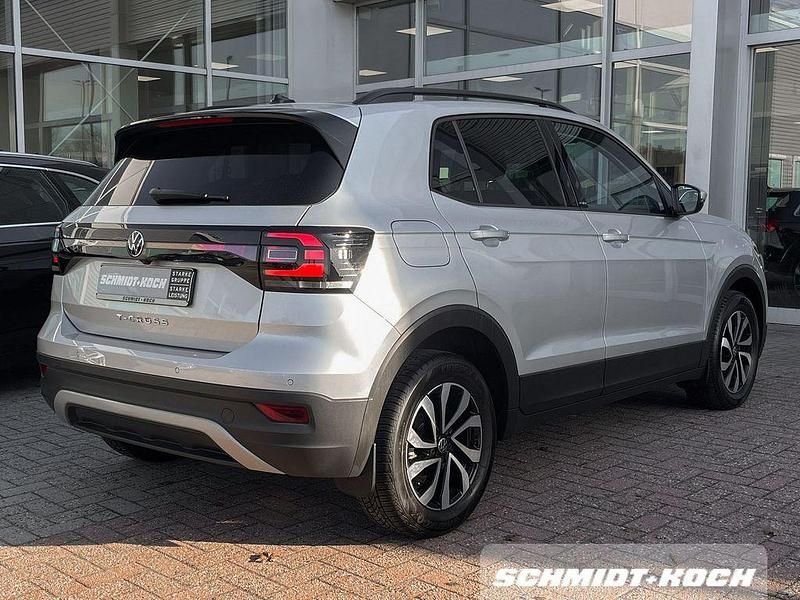 Gebraucht VW T-Cross Active 110 PS (80 kW) 2022 Reflexsilber (silber) SUV