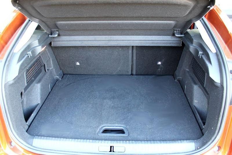 Gebraucht Citroën e-C4 Feel 100 kW (136 PS) 2022 Braun Limousine