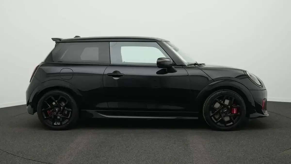 Gebraucht Mini John Cooper Works 231 PS (169 kW) 2025 Schwarz Kleinwagen