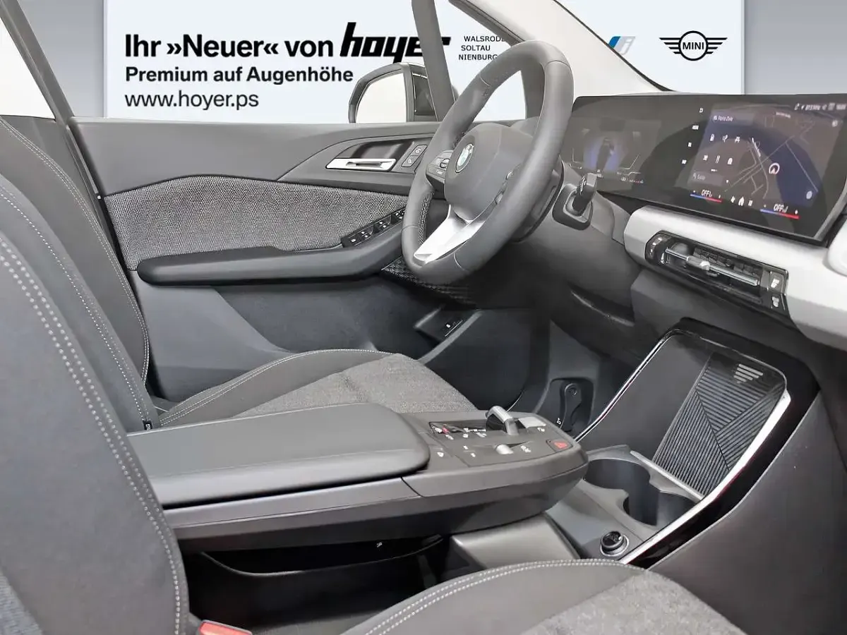 Nowe BMW 218 136 KM (100 kW) 2025 Czarny Minivan