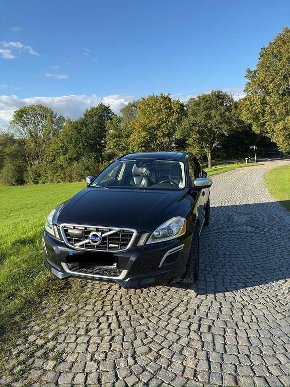 Schwarz Gebraucht 2012 Volvo XC60 R-Design SUV | 14.400 € (Teuer) - Bild 1/4