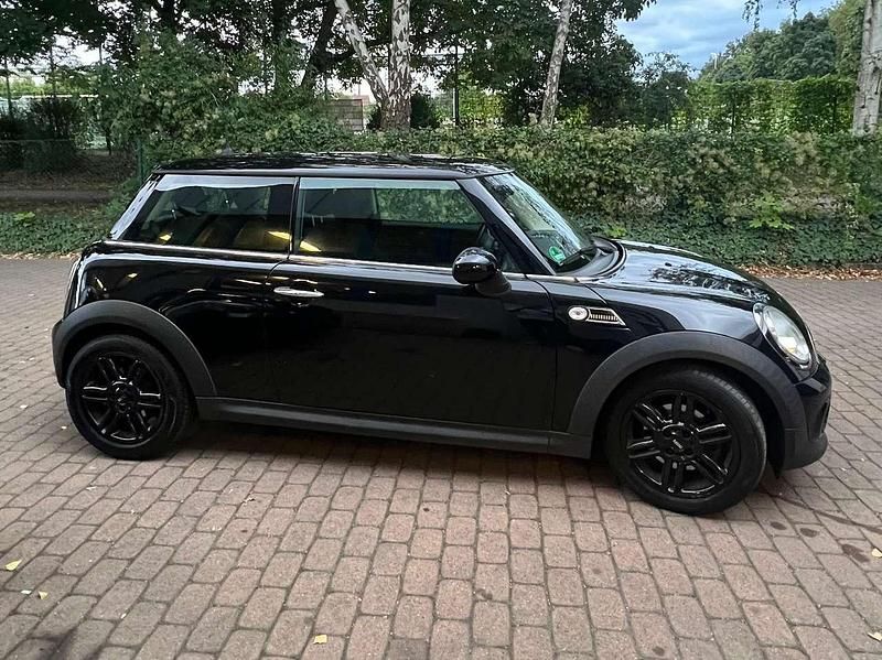 Gebraucht Mini ONE 75 PS (55 kW) 2013 Schwarz Kleinwagen