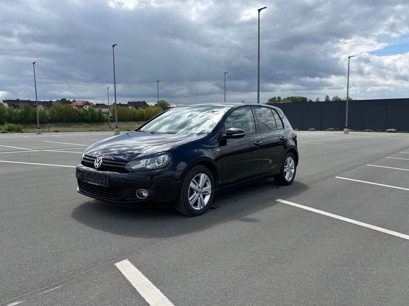 Schwarz Gebraucht 2012 VW Golf VI Match Limousine | 9.999 € (Teuer) - Bild 1/4
