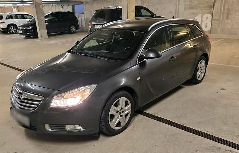Gebraucht Opel Insignia 110 PS (80 kW) 2010 Grau Kombi