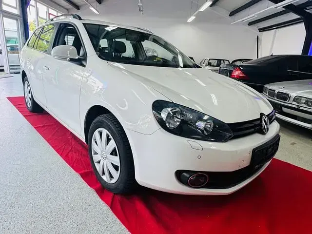 Gebraucht VW Golf VI Trendline 105 PS (77 kW) 2012 Weiß (candyweiß) Kombi