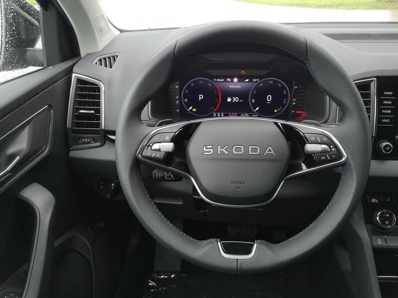 Grau Neu 2025 Skoda Karoq Selection SUV | 38.490 € (Fairer Preis) - Bild 1/3