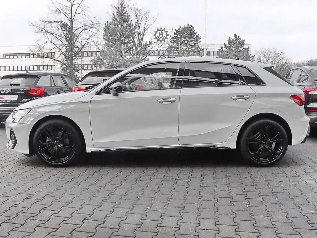 Occasion Audi A3 S-Line 116 ch (85 kW) 2026 Blanc Berline