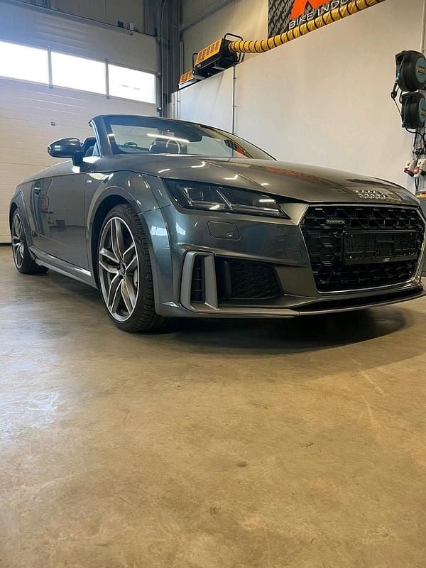 Gebraucht Audi TT 245 PS (180 kW) 2019 Grau Cabrio