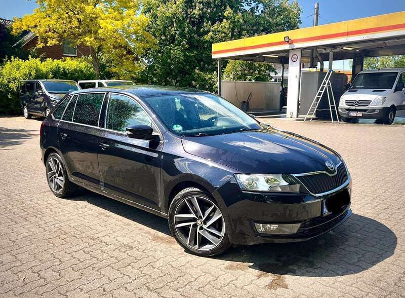 Schwarz Gebraucht 2016 Skoda Rapid Emotion Plus Kleinwagen | 8.590 € (Fairer Preis) - Bild 1/4