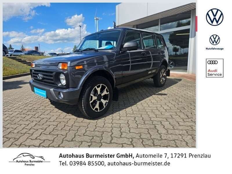 Grau Gebraucht 2021 Lada Urban SUV | 19.900 € - Bild 1/4