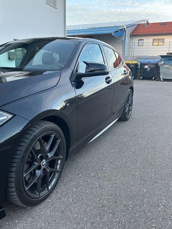 Gebraucht BMW 120 M Sport 190 PS (139 kW) 2021 Schwarz Kleinwagen