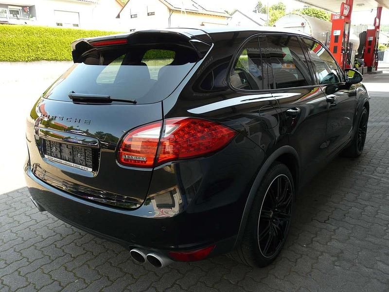 Gebraucht Porsche Cayenne Turbo 500 PS (367 kW) 2011 Tiefschwarz metallic SUV