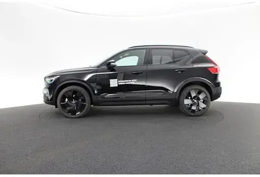 Neu Volvo XC40 Plus 163 PS (119 kW) 2026 Schwarz SUV