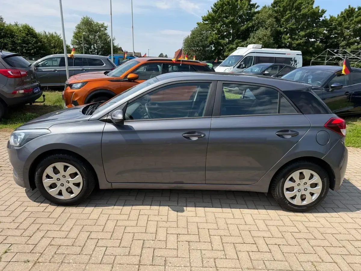 Gebraucht Hyundai i20 Trend 84 PS (61 kW) 2017 Kleinwagen