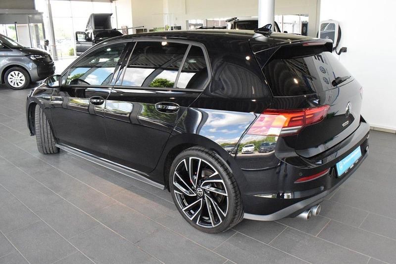 Gebraucht VW Golf VIII GTD 200 PS (147 kW) 2022 Polsterfarbe: schwarz Limousine