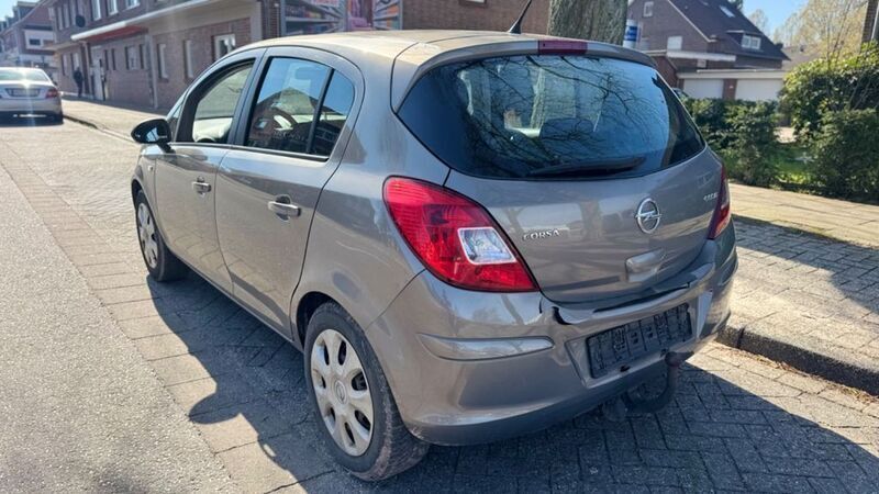Gebraucht Opel Corsa Edition 75 PS (55 kW) 2012 Braun Limousine
