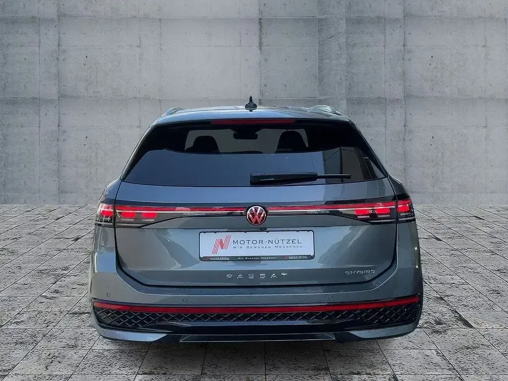 Neu VW Passat R-line 272 PS (200 kW) 2026 Grau Kombi