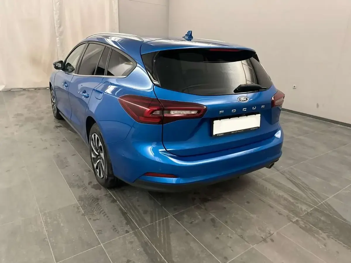 Gebraucht Ford Focus Titanium X 116 PS (85 kW) 2023 Dynamic blau metallic Kombi