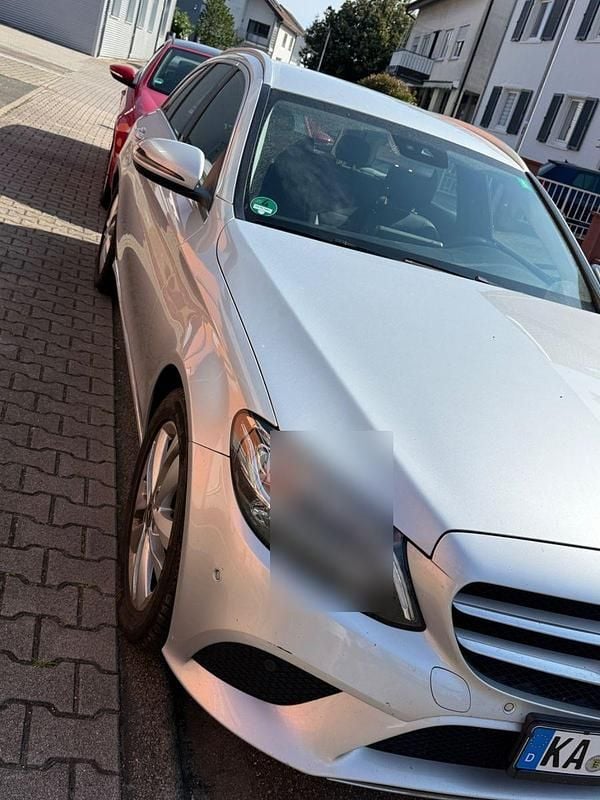 Silber Gebraucht 2018 Mercedes C180 Kombi | 20.500 € (Teuer) - Bild 1/4