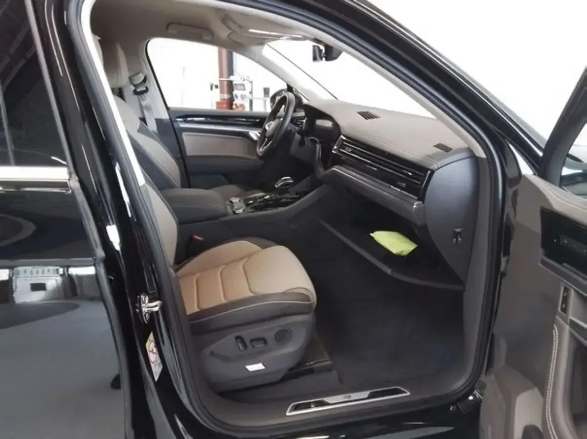 Gebraucht VW Touareg R-line 286 PS (210 kW) 2025 Schwarz SUV