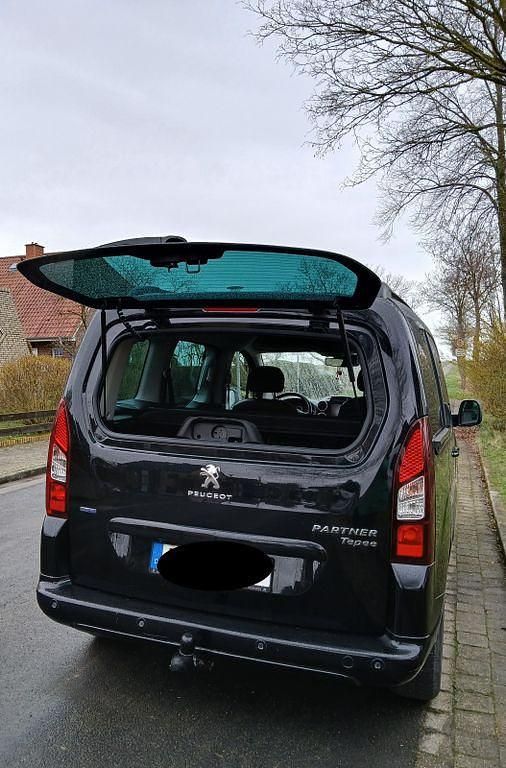 Gebraucht Peugeot Partner Allure 99 PS (72 kW) 2016 Schwarz Van / Kleinbus