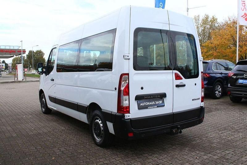 Second-hand Renault Master 145 CP (106 kW) 2021 Alb Monovolum