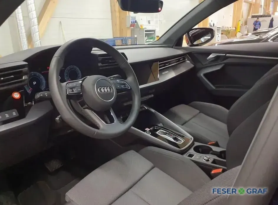 Occasion Audi A3 Ambiente 150 ch (110 kW) 2025 Bleue Berline