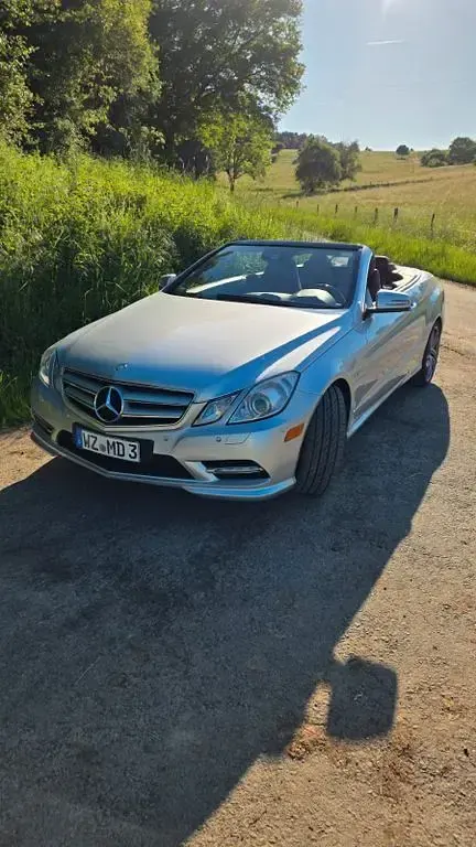 Używany Mercedes E500 408 KM (300 kW) 2011 Srebrny Kabriolet