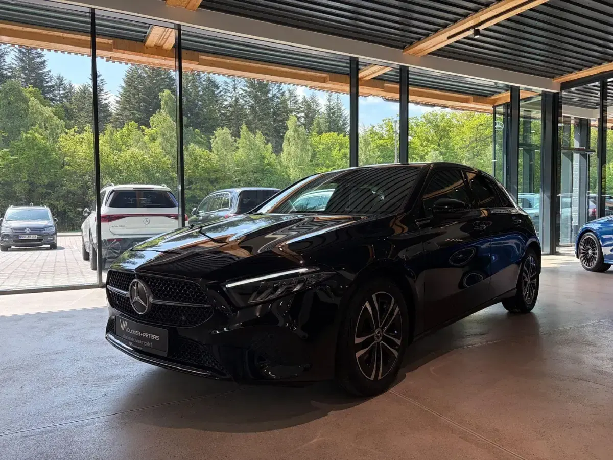 Gebraucht Mercedes A180 136 PS (100 kW) 2024 Schwarz Kleinwagen