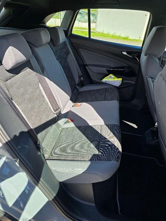 Gebraucht VW ID.4 Pure 108 kW (148 PS) 2021 Grau SUV