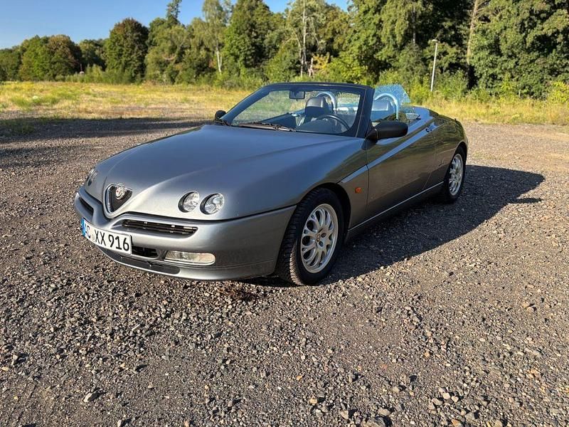 Grau Gebraucht 2002 Alfa Romeo Spider Cabrio | 6.800 € (Fairer Preis) - Bild 1/4