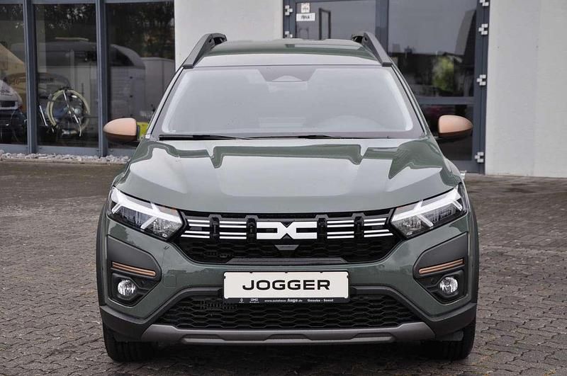 Neu Dacia Jogger Extreme 101 PS (74 kW) 2025 Safarigrau Van / Kleinbus