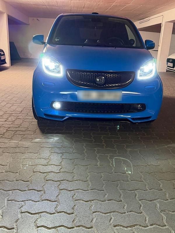 Blau Gebraucht 2017 Smart ForTwo Coupé Brabus Cabrio | 27.000 € - Bild 1/4