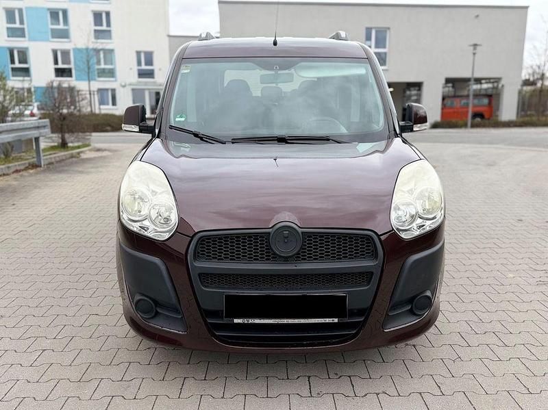Gebraucht Fiat Doblò 95 PS (69 kW) 2011 Rot Van / Kleinbus