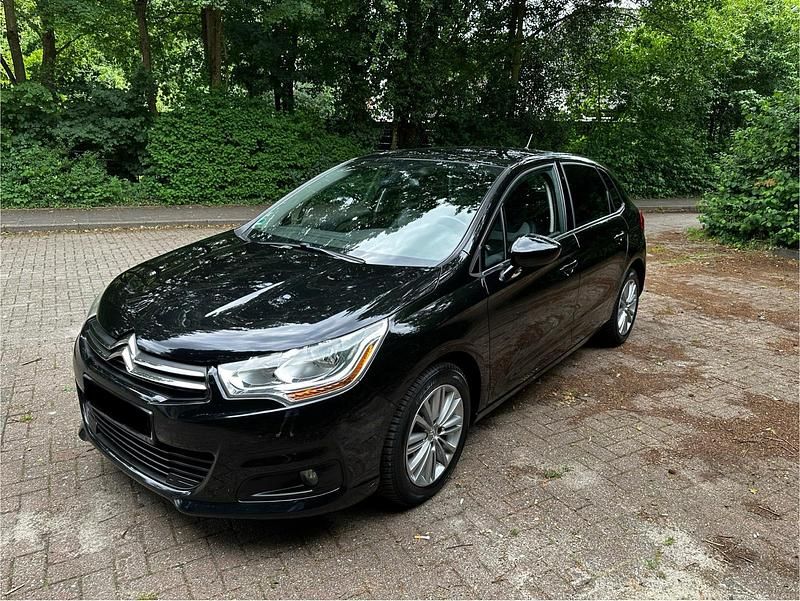 Schwarz Gebraucht 2012 Citroën C4 Exclusive Limousine | 6.990 € - Bild 1/4