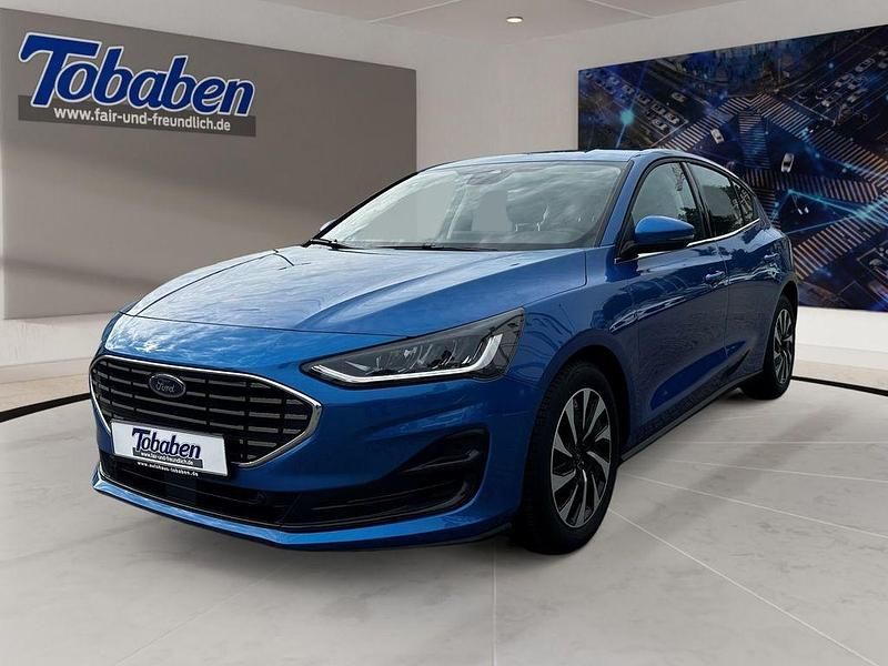 Blau Gebraucht 2024 Ford Focus Titanium Limousine | 23.380 € (Guter Preis) - Bild 1/4