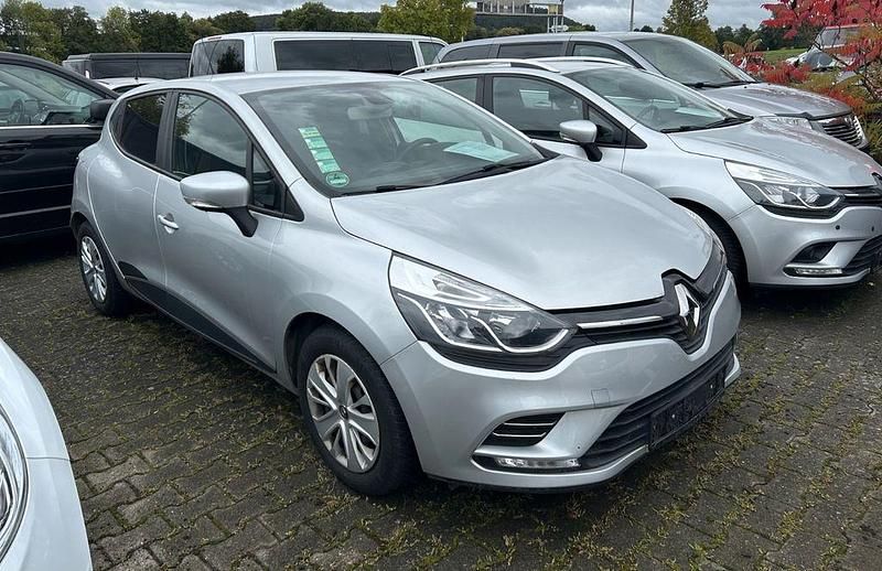 Silber Gebraucht 2017 Renault Clio IV Limousine | 6.650 € (Guter Preis) - Bild 1/4
