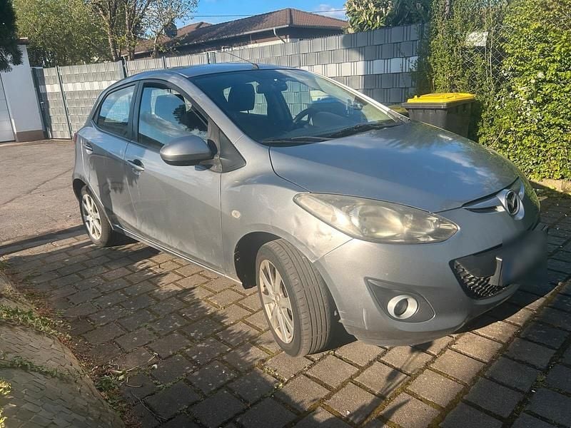 Second-hand Mazda 2 75 CP (55 kW) 2011 Argintiu Hatchback