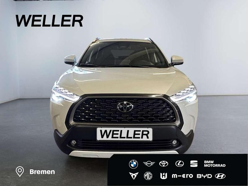 Gebraucht Toyota Corolla Cross Team 140 PS (102 kW) 2024 Weiss SUV