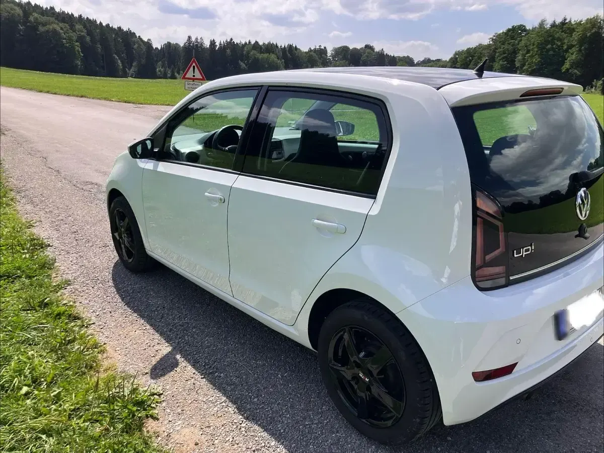 Gebraucht VW up! high up! 90 PS (66 kW) 2019 Weiß Kleinwagen