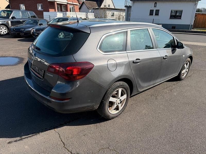 Gebraucht Opel Astra Sport 140 PS (102 kW) 2012 Karbongrau/technical grey Kombi