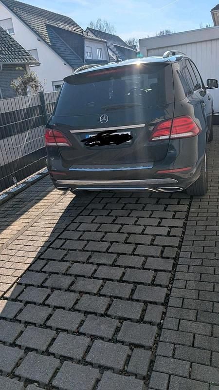 Gebraucht Mercedes GLE250 204 PS (150 kW) 2016 Schwarz SUV