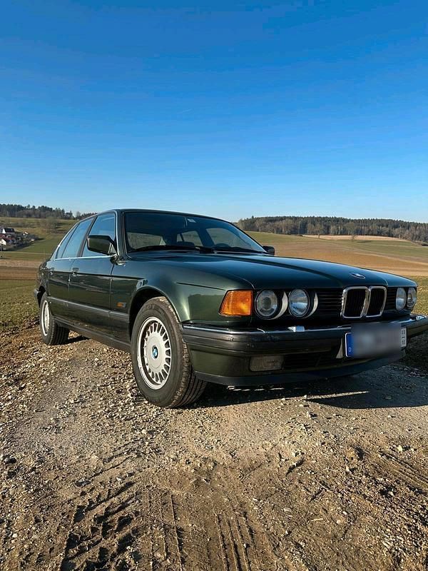 Grün Gebraucht 1988 BMW 735 Basis Limousine | 8.900 € - Bild 1/4