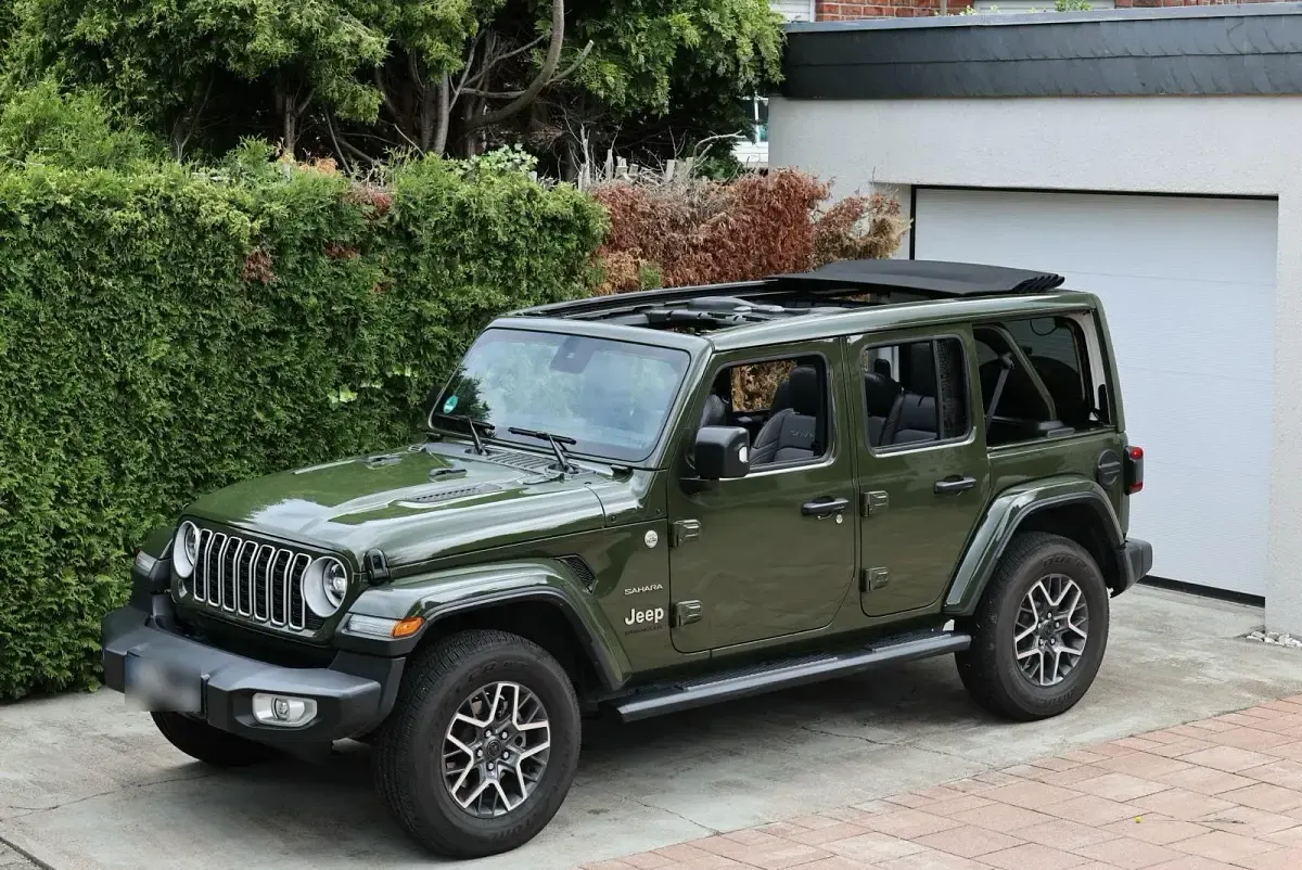 Gebraucht Jeep Wrangler Sahara 272 PS (200 kW) 2025 Grün SUV