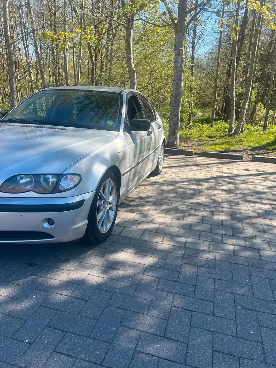 Second-hand BMW 320 150 CP (110 kW) 2003 Berlinǎ