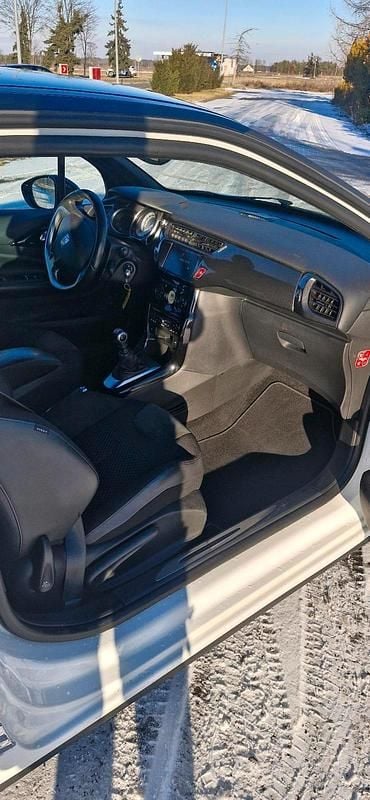 Gebraucht Citroën DS3 Sport Chic 156 PS (114 kW) 2013 Weiß Kleinwagen