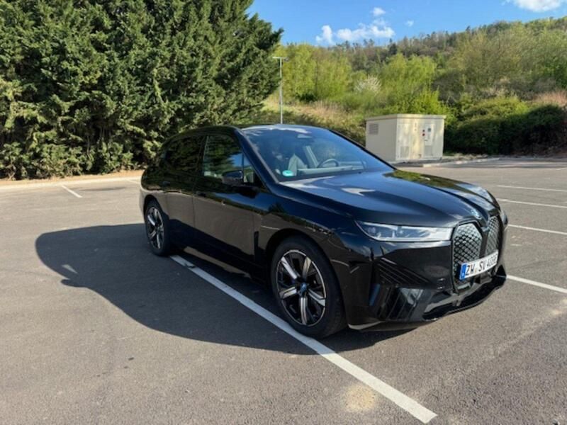 Schwarz Gebraucht 2024 BMW iX Sport Line SUV | 55.600 € - Bild 1/4